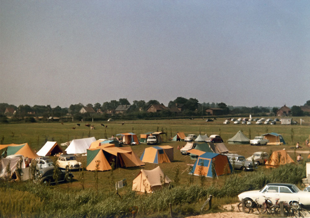 Ford
                Taunus 17m P3 Camping